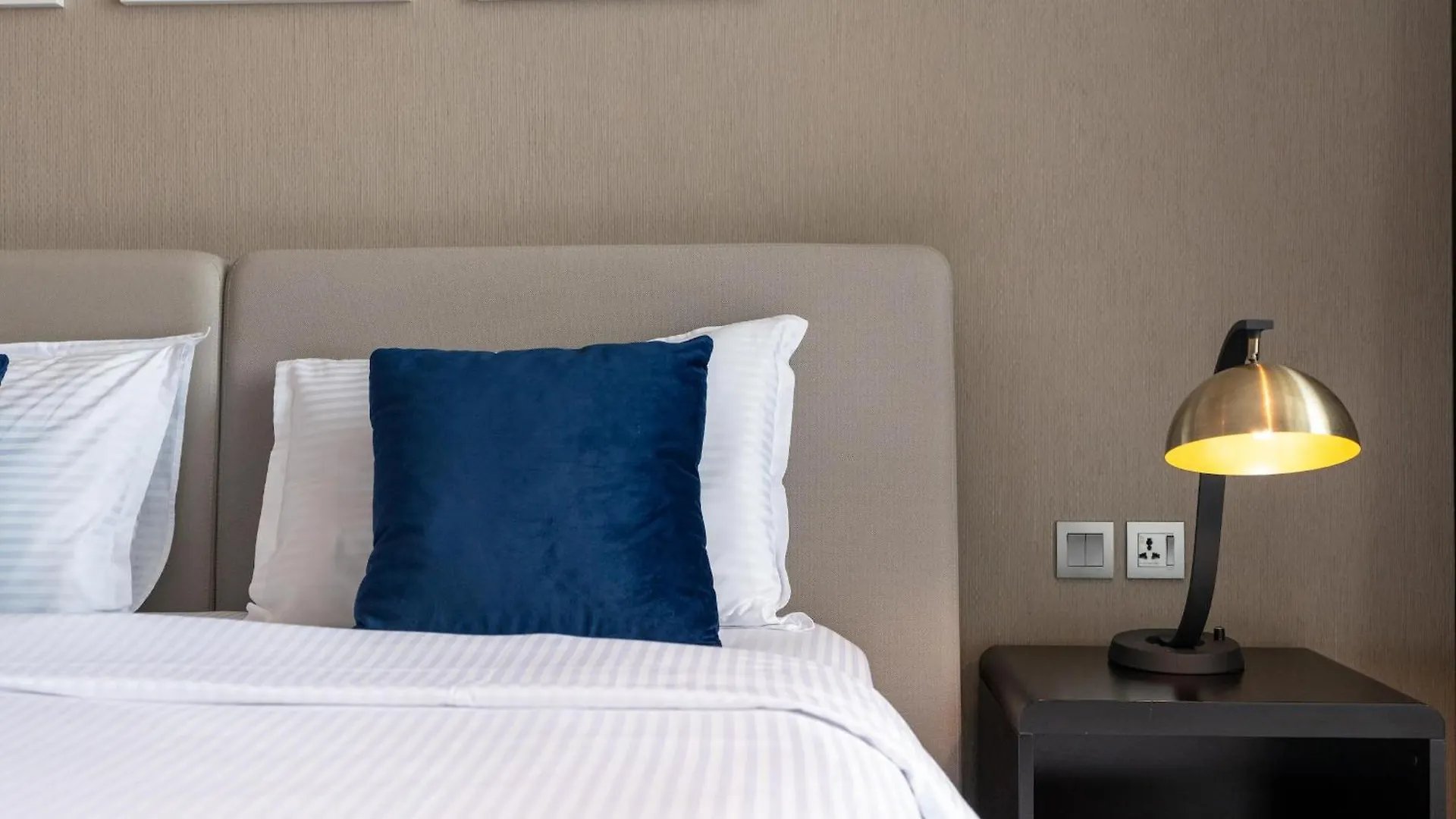 Business Bay With Canal View - Cityapartmentstay Dubai Apartment