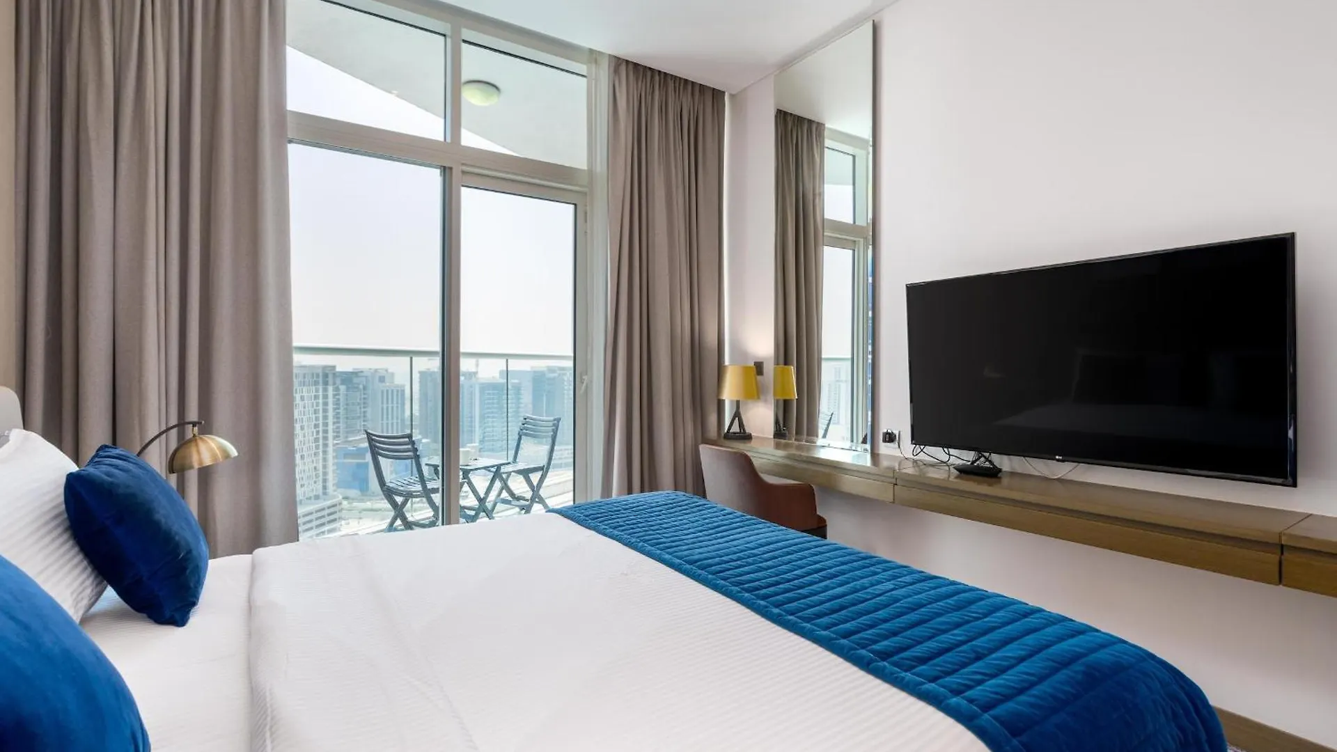 Business Bay With Canal View - Cityapartmentstay Dubai Apartment