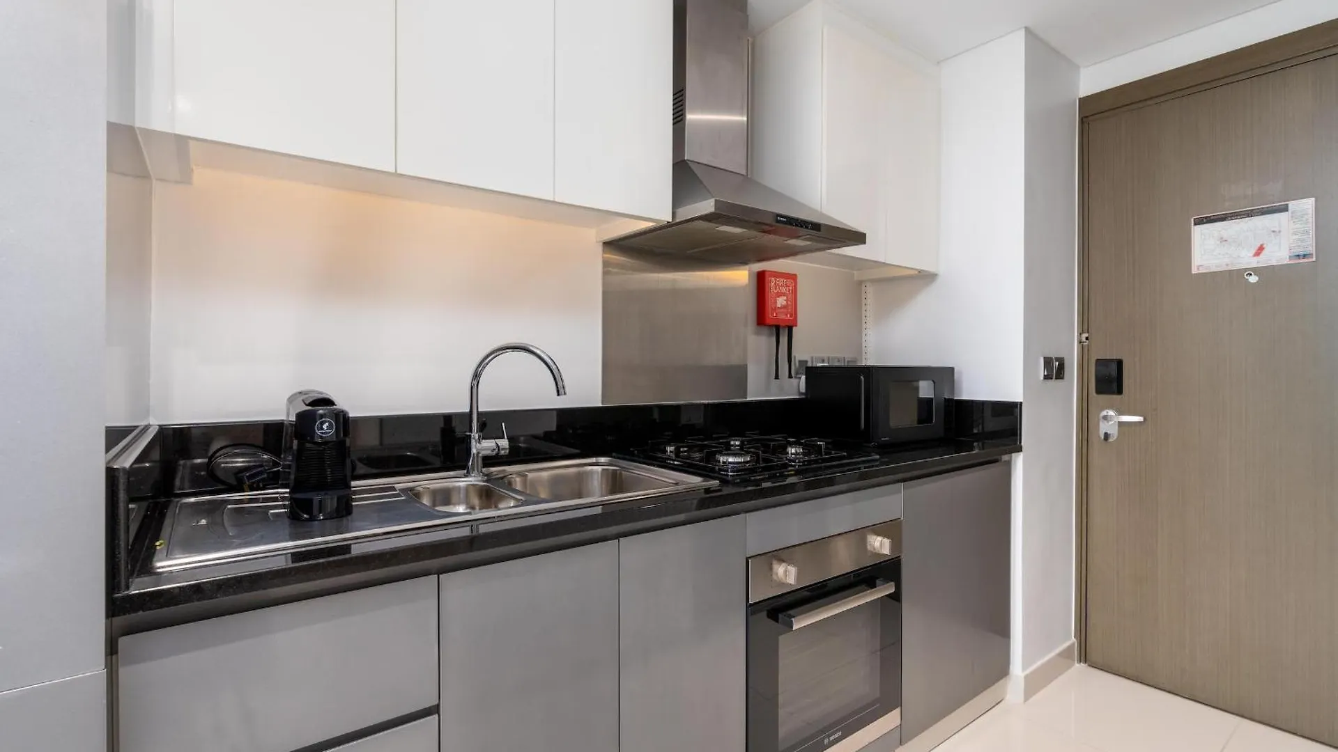 Business Bay With Canal View - Cityapartmentstay Dubai
